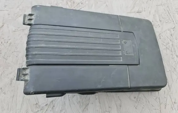 Volkswagen PASSAT B6 Battery box tray cover/lid 1K0915443A