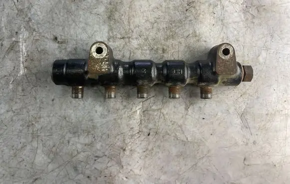 Ford Focus Fuel main line pipe 9654592680