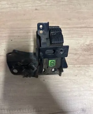 Toyota Corolla Verso AR10 Engine mount bracket