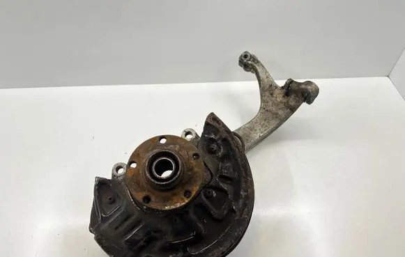 Audi A6 S6 C5 4B Front wheel hub