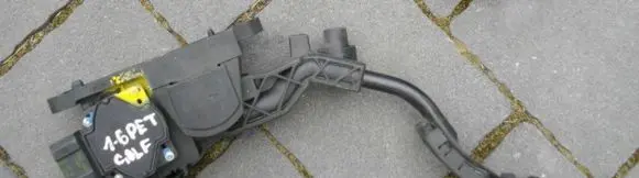 Skoda Octavia Mk1 (1U) Accelerator throttle pedal 1J2721503J 0280752211