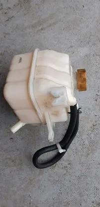 Chevrolet Captiva Coolant expansion tank/reservoir