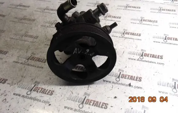 Toyota Avensis T220 Power steering pump