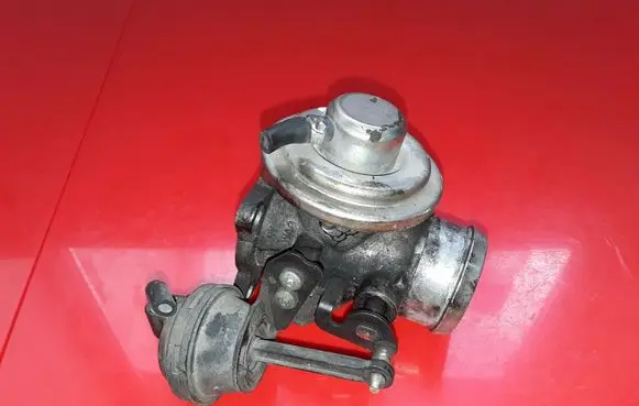 Skoda Fabia Mk1 (6Y) EGR valve 038131501M 015111009