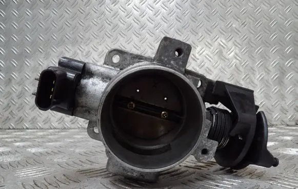 Ford Maverick Throttle body valve 