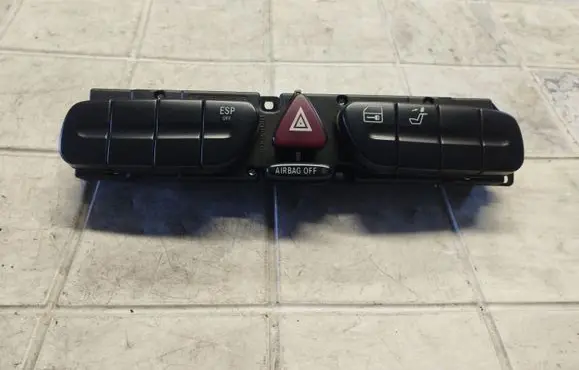 Mercedes-Benz C AMG W203 Hazard light switch 2038203710 3306010100 1092747001