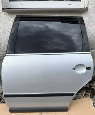 Volkswagen PASSAT B5.5 Rear door 