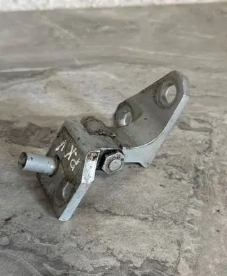 Volkswagen Golf VI Front door upper hinge 1K0831401 A0465