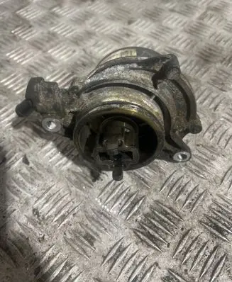 BMW 3 E90 E91 Vacuum pump 7791232 700437012 7T3561008