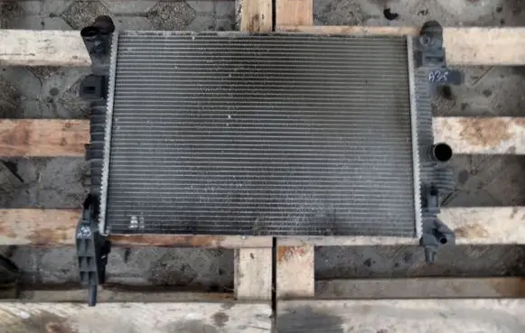 Coolant radiator