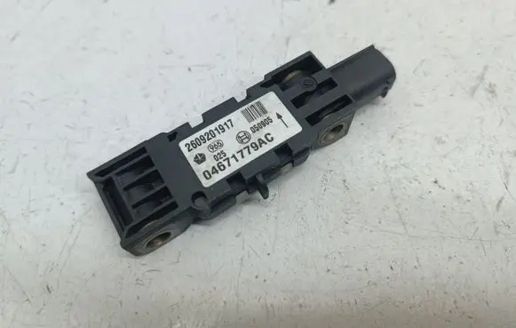 Jeep Grand Cherokee (WK) Airbag deployment crash/impact sensor 04671779AC 050905 2609201917
