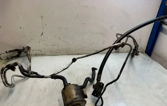 Nissan Primera Power steering hose/pipe/line 213321P