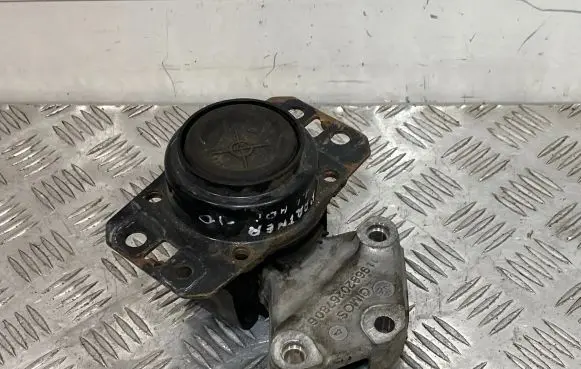 Peugeot Partner Engine mounting bracket 9682026780