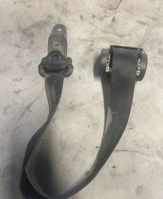 Peugeot 1007 Rear seatbelt 0403069
