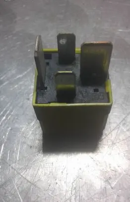 Opel Signum Other relay 90226846 4RA00779306