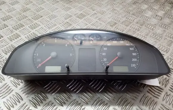 Volkswagen Transporter - Caravelle T5 Speedometer (instrument cluster) 88311346