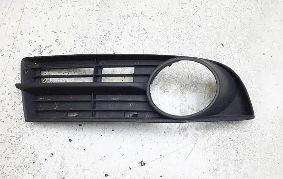 Volkswagen Touran I Front fog light trim/grill 1T0853666A