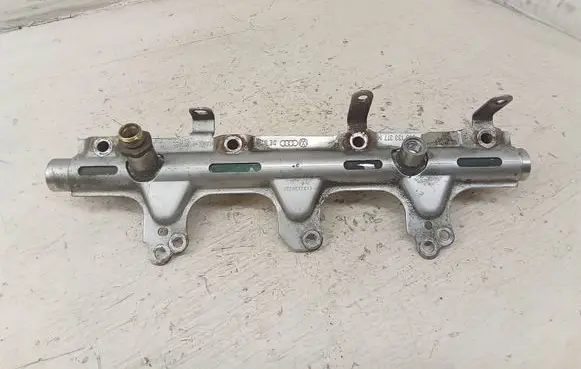 Audi A5 8T 8F Fuel main line pipe 06J133317M