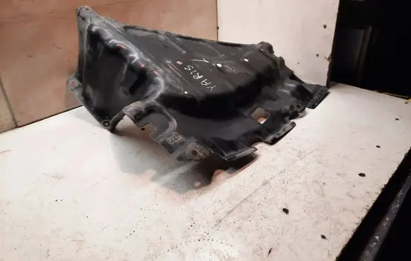 Toyota Yaris Engine splash shield/under tray 5144252010