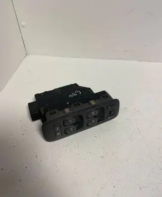 Volvo S60 Electric window control switch 8682836