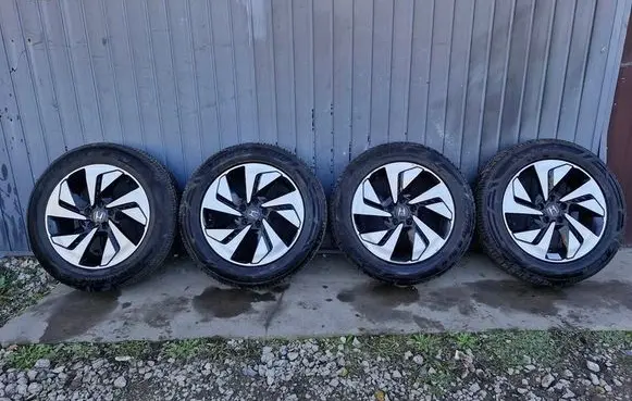 Honda CR-V R18 alloy rim 