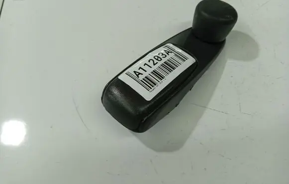 Peugeot 207 Front door window winding handle 9683067177