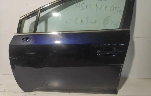 Toyota Avensis T250 Front door