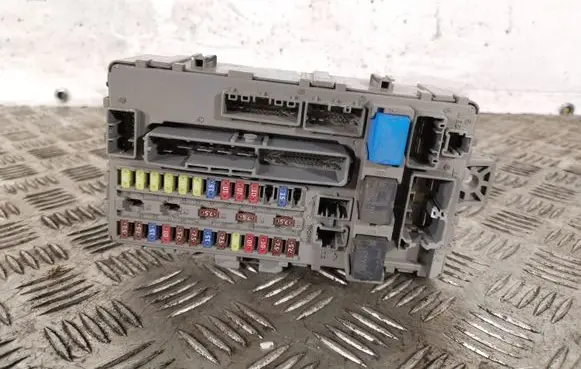 Honda Accord Fuse module 116RA000008