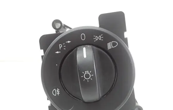 Mercedes-Benz Sprinter W906 Light switch 9065450504