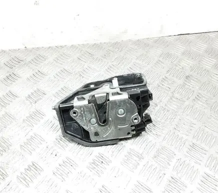 BMW 1 E81 E87 Front door lock 7154627