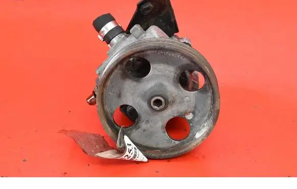 Peugeot Partner Power steering pump 