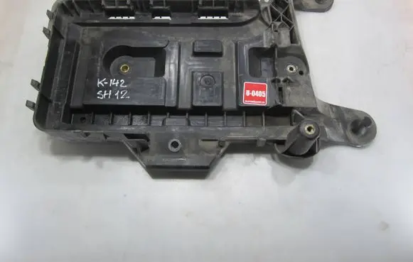 Volkswagen Sharan Battery tray 1K0915333H
