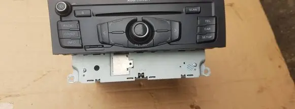 Audi A4 S4 B8 8K Radio/CD/DVD/GPS head unit 8T1035186B