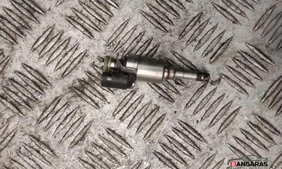 Volvo XC40 Fuel injector 0261500