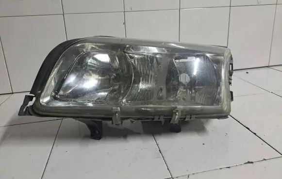 Volvo S80 Headlight lense 717704HCR