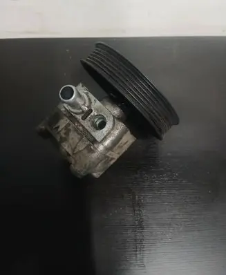 Volvo XC90 Power steering pump 