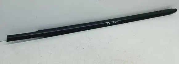 Nissan Note (E11) Rubber seal rear door window/glass 