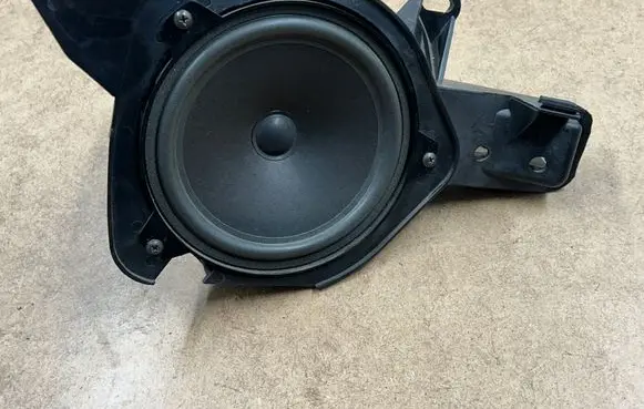 BMW 3 E46 Panel speaker 65138368238 8368238 65138381560