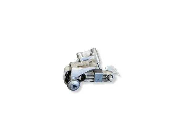 Volvo XC90 Engine mount bracket 31480664 31430490
