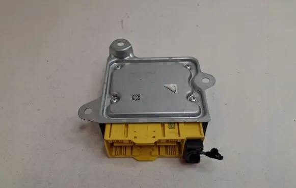 BMW 2 Active Tourer U06 Bonnet Pedestrian Airbag Actuator A2069008821