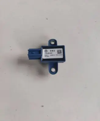 Volkswagen Scirocco Airbag deployment crash/impact sensor 1K8955557 5WK4400802