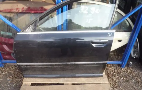 Audi A8 S8 D3 4E Front door L1021