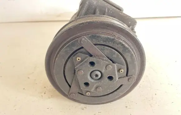 Nissan Almera N16 Air conditioning (A/C) compressor (pump)