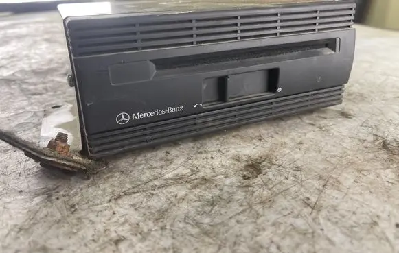 Mercedes-Benz E W210 Navigation unit CD/DVD player A2108200997 7612001149