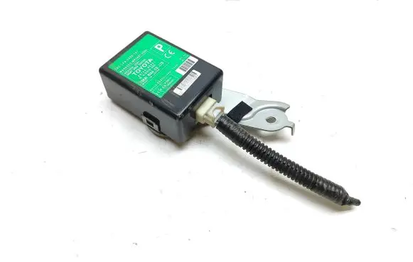 Toyota Land Cruiser (J200) Door control unit/module 8974060031 61B320000