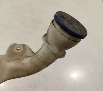 Peugeot 207 Window washer liquid tank fill tube 