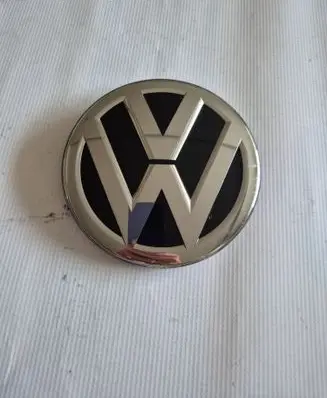 Volkswagen Polo VI Manufacturer badge logo/emblem 2GA853601