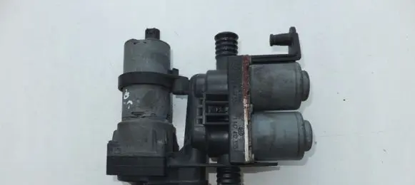 BMW 5 E39 Coolant heater control valve 8374994 1147412135