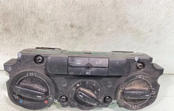 Volkswagen Golf V Climate control unit