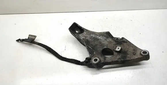 BMW 1 E81 E87 Engine mounting bracket 6775041